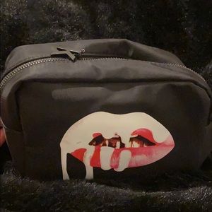 Kylie Jenner make up bag